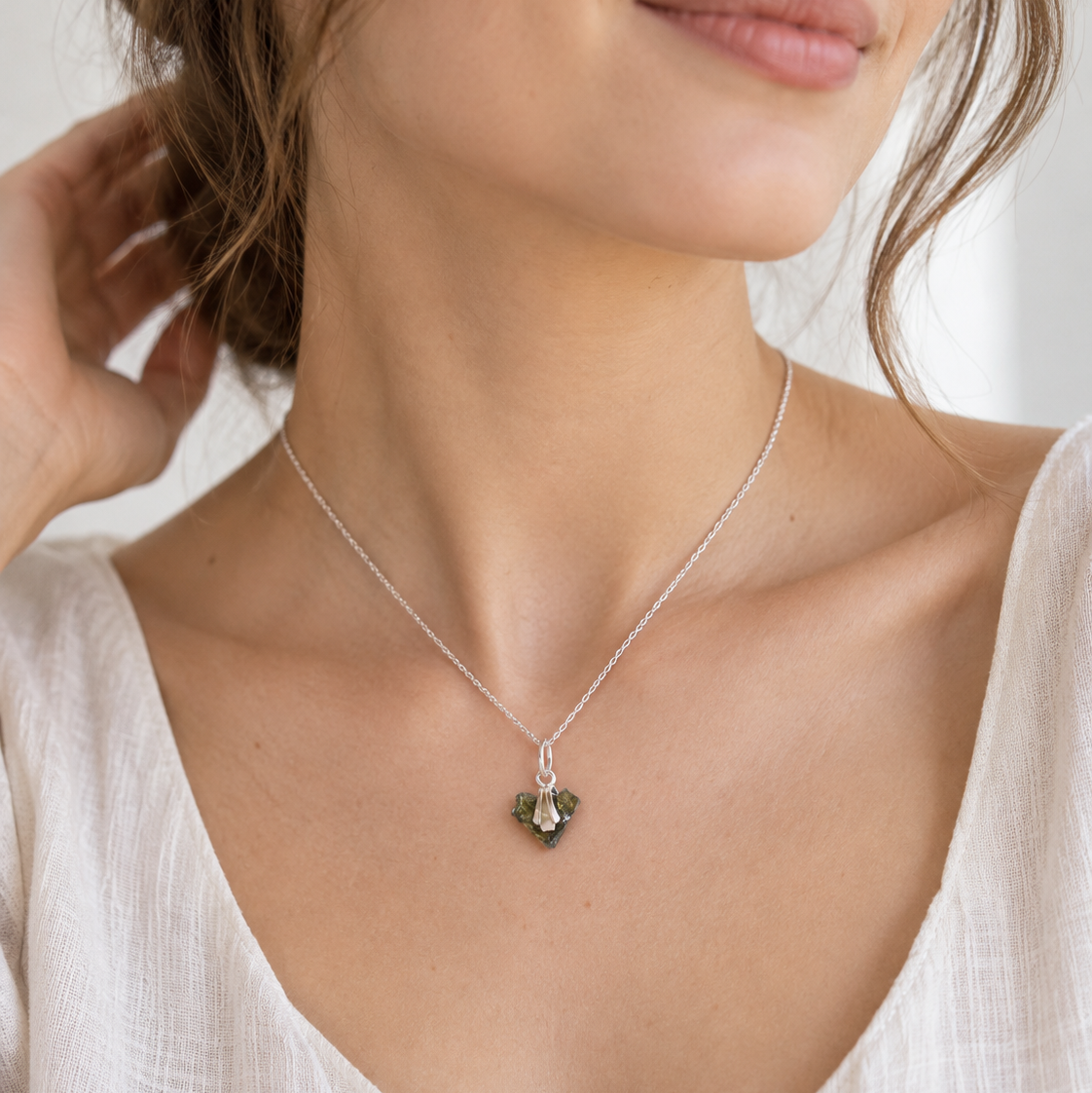 Collar de moldavita con cadena - Transformación, expansión, evolución