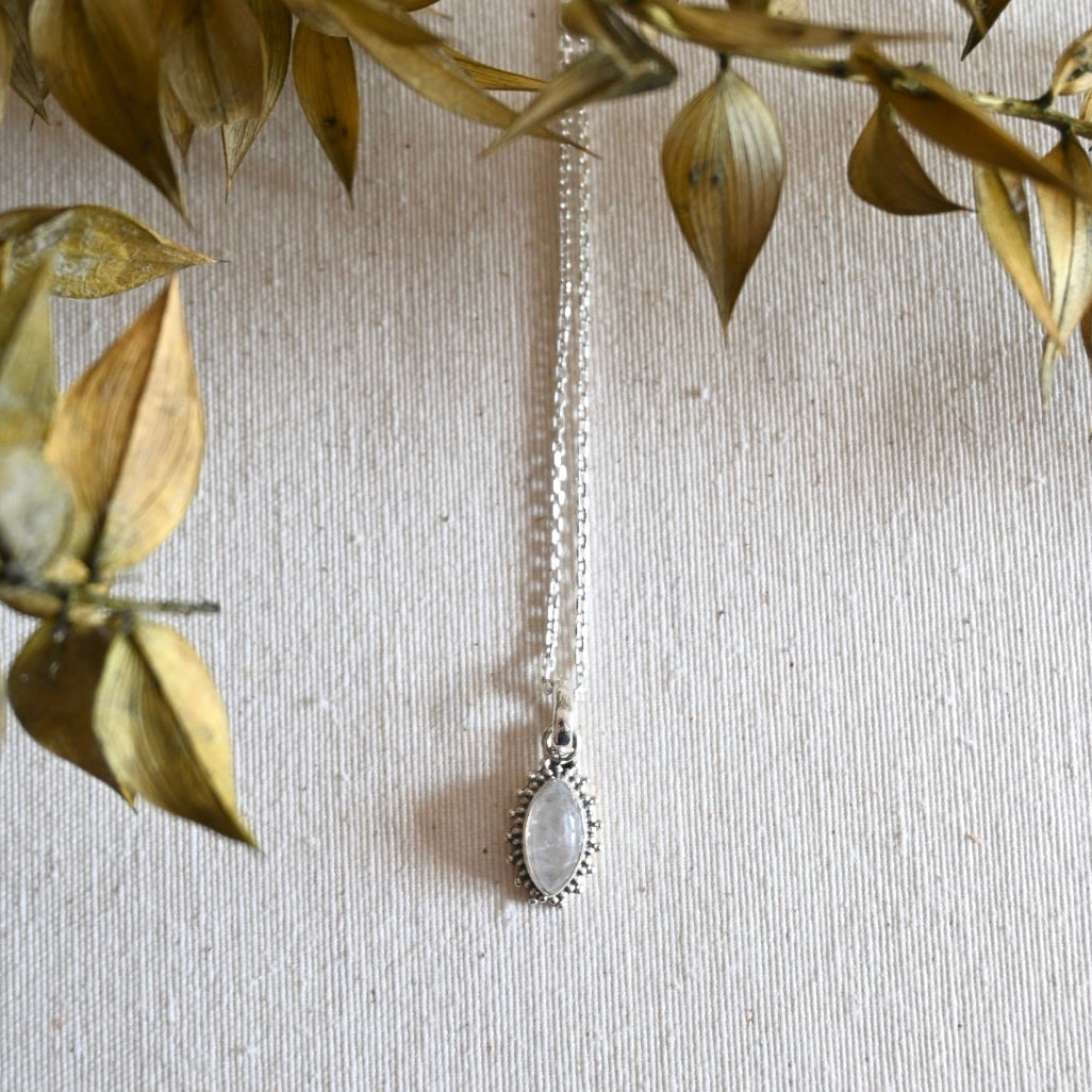Collar ojo Piedra Luna Plata de primera ley - Intuición, la sensibilidad y conexión con nuestros ciclos internos