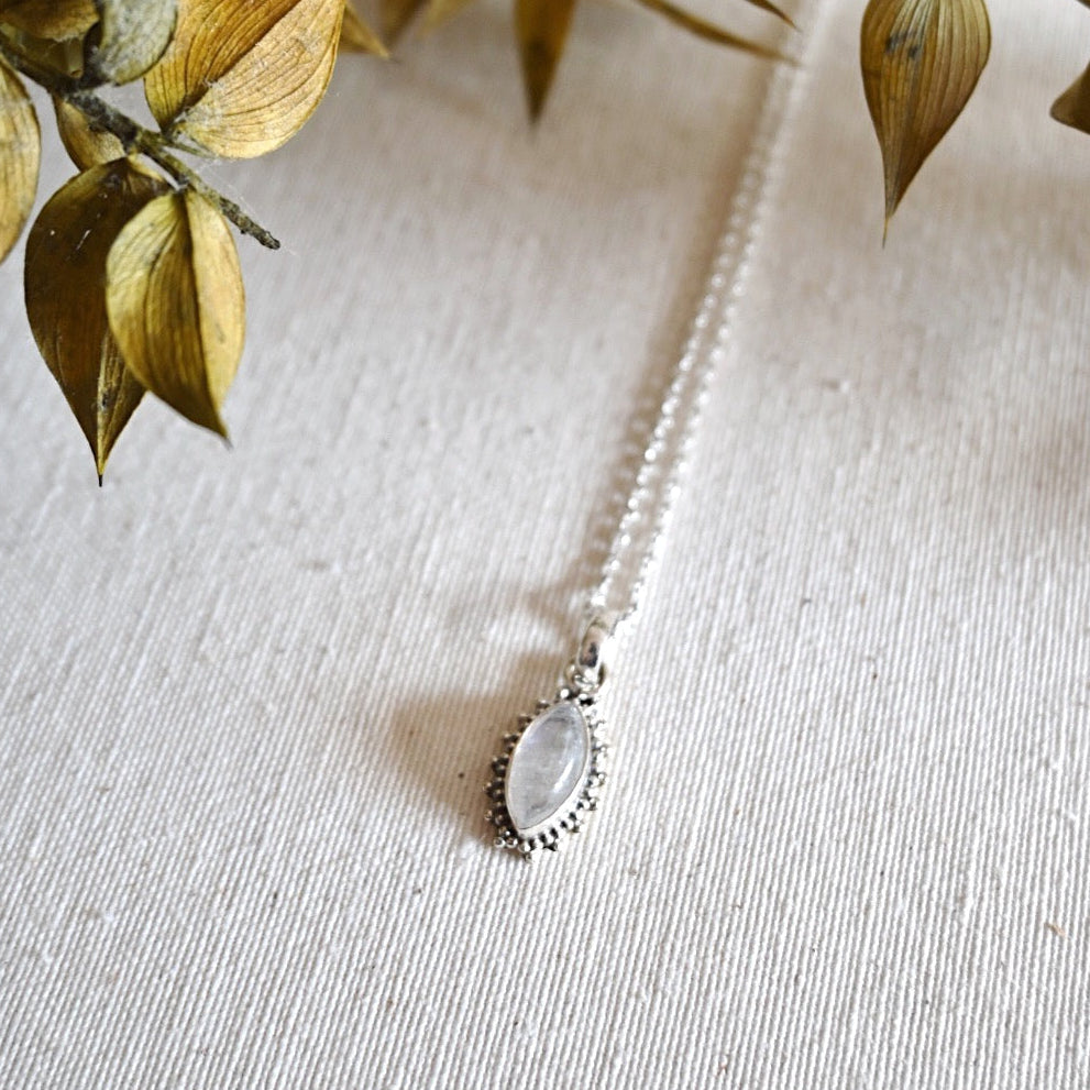 Collar ojo Piedra Luna Plata de primera ley - Intuición, la sensibilidad y conexión con nuestros ciclos internos