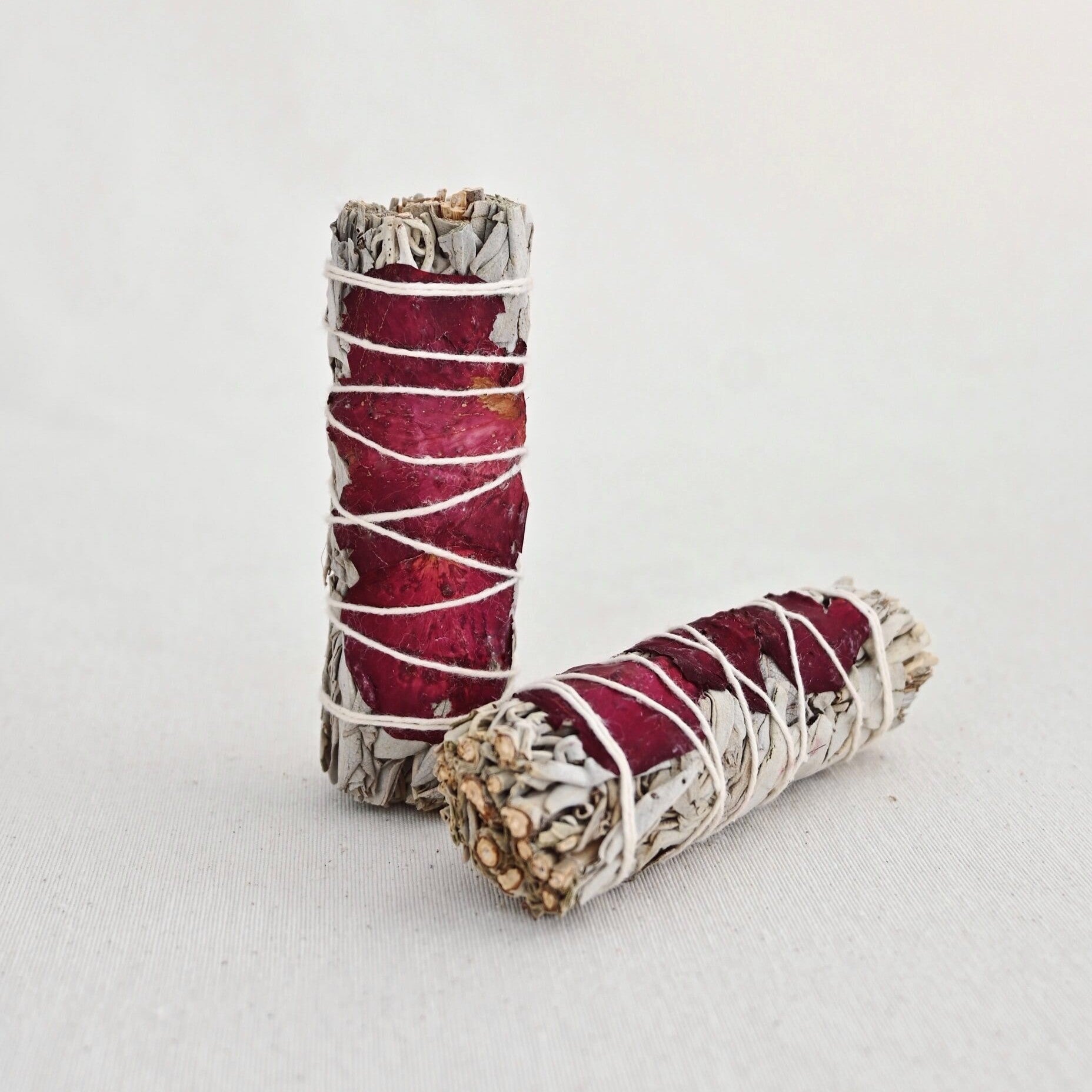 Salvia blanca con pétalos magenta - Purificación & energía vibrante