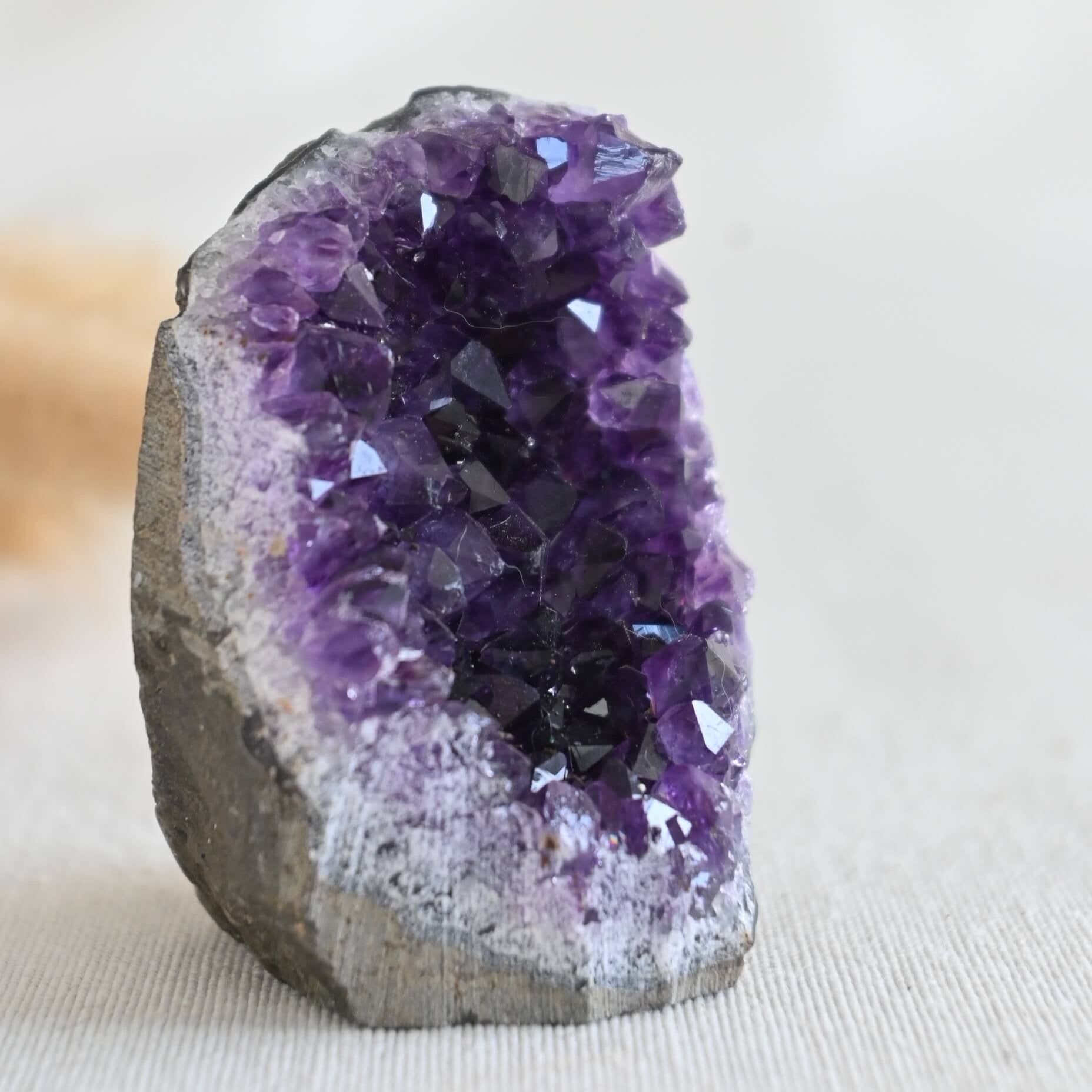 Drusa de Amatista calidad extra - Armonización & transmutación