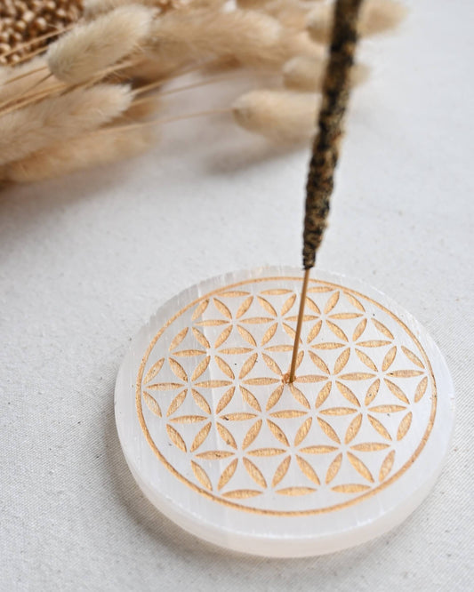 Portaincienso de Selenita – Flor de la Vida y luz purificadora