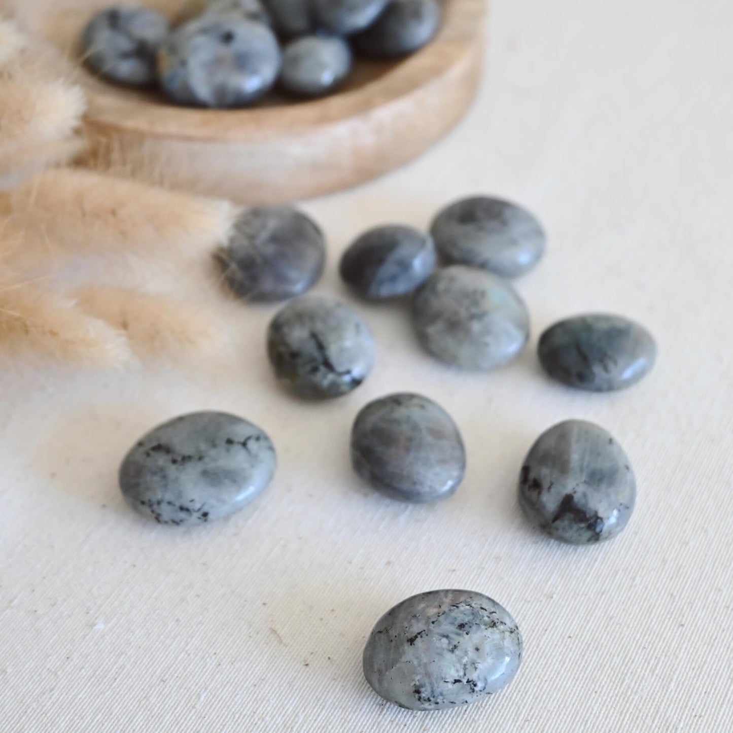 Labradorita - Magia, intuición & protección energética