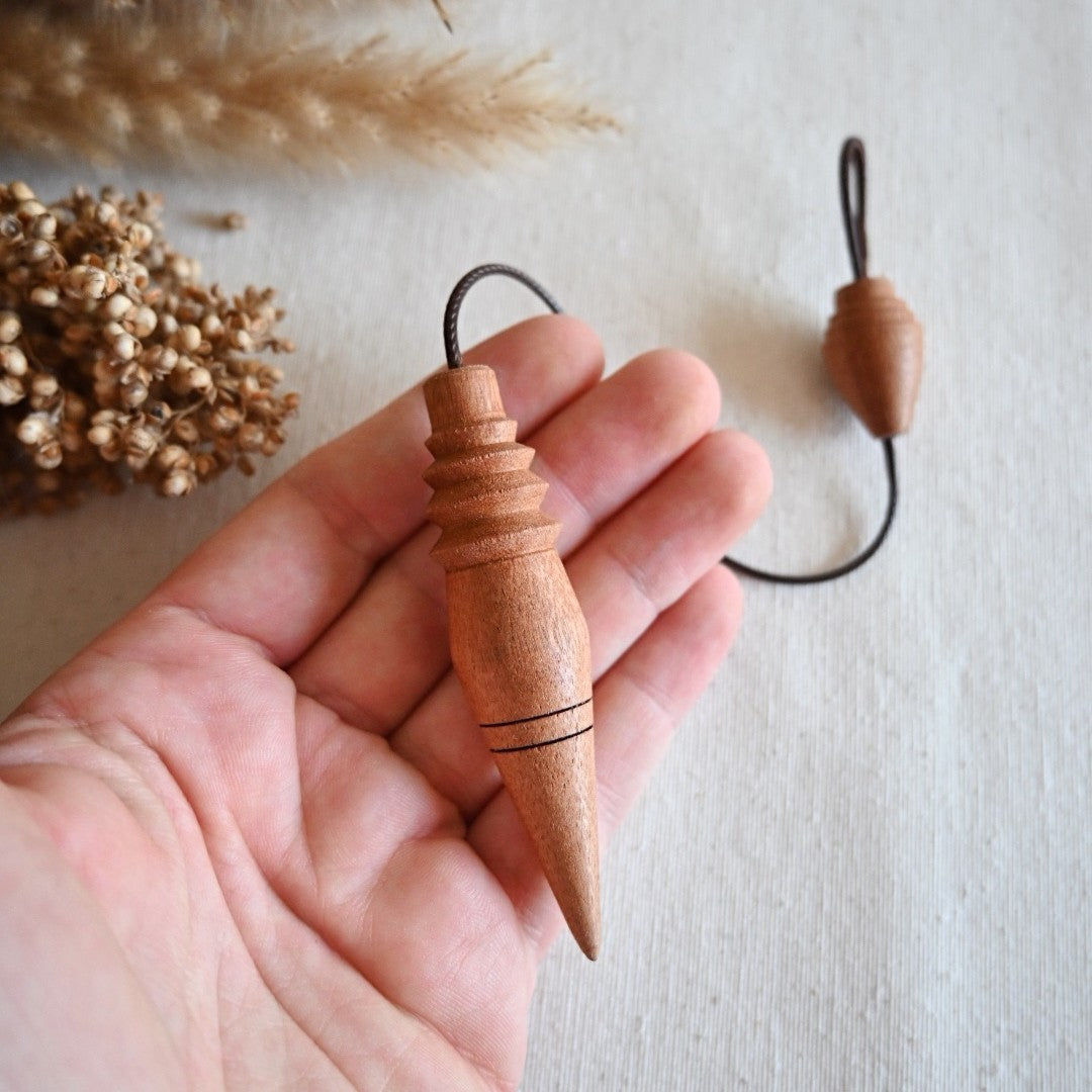 Péndulo artesanal de cerezo - Ànima Dríada (Pieza única)
