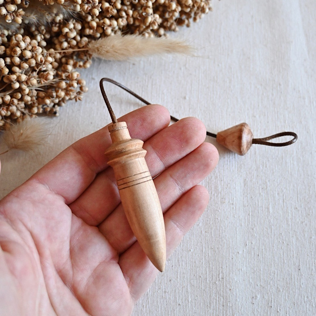 Péndulo artesanal de cedro africano - Ànima Dríada (Pieza única)
