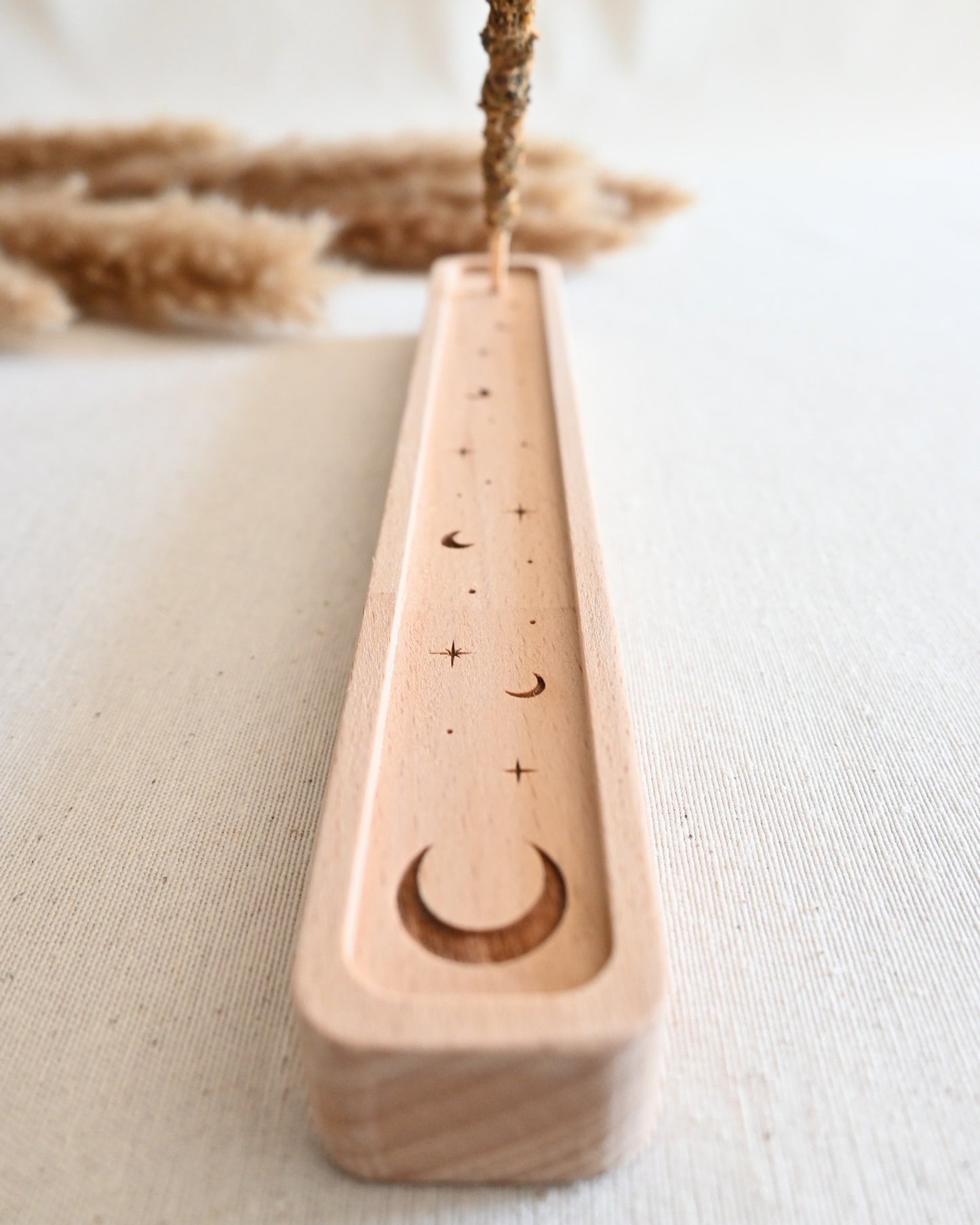 Portaincienso artesanal de madera noble