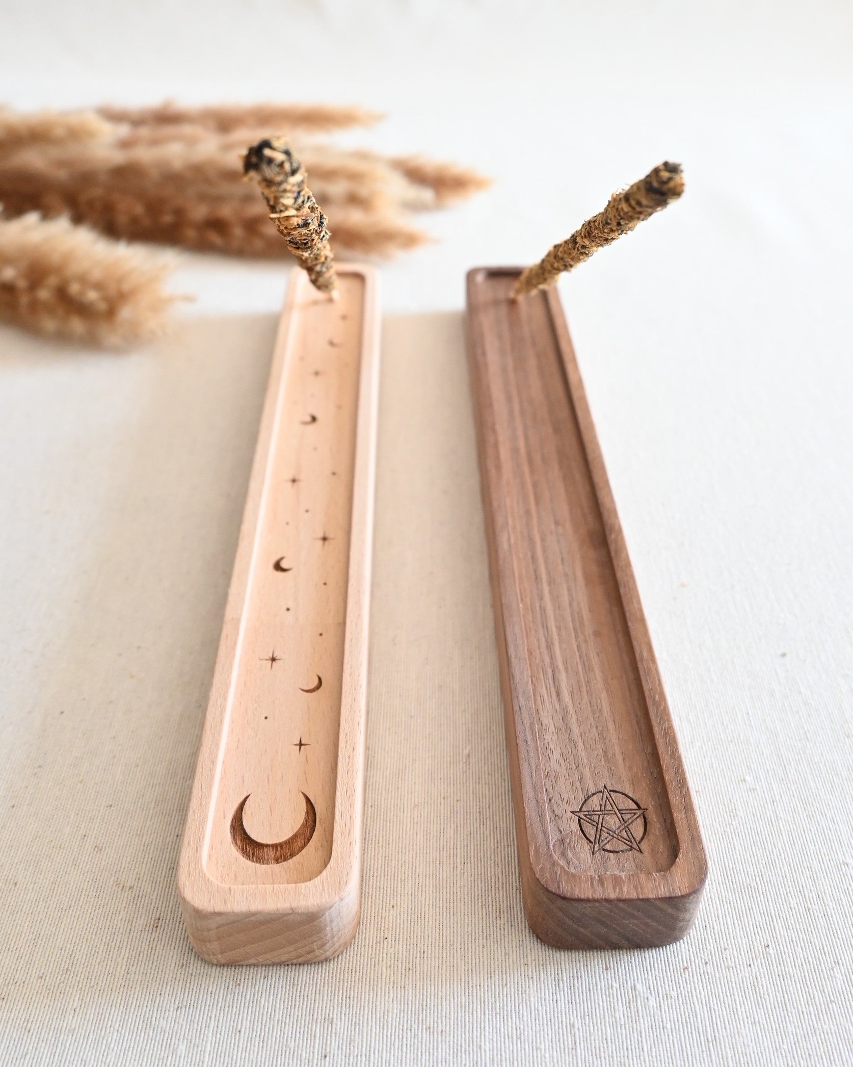 Portaincienso artesanal de madera noble