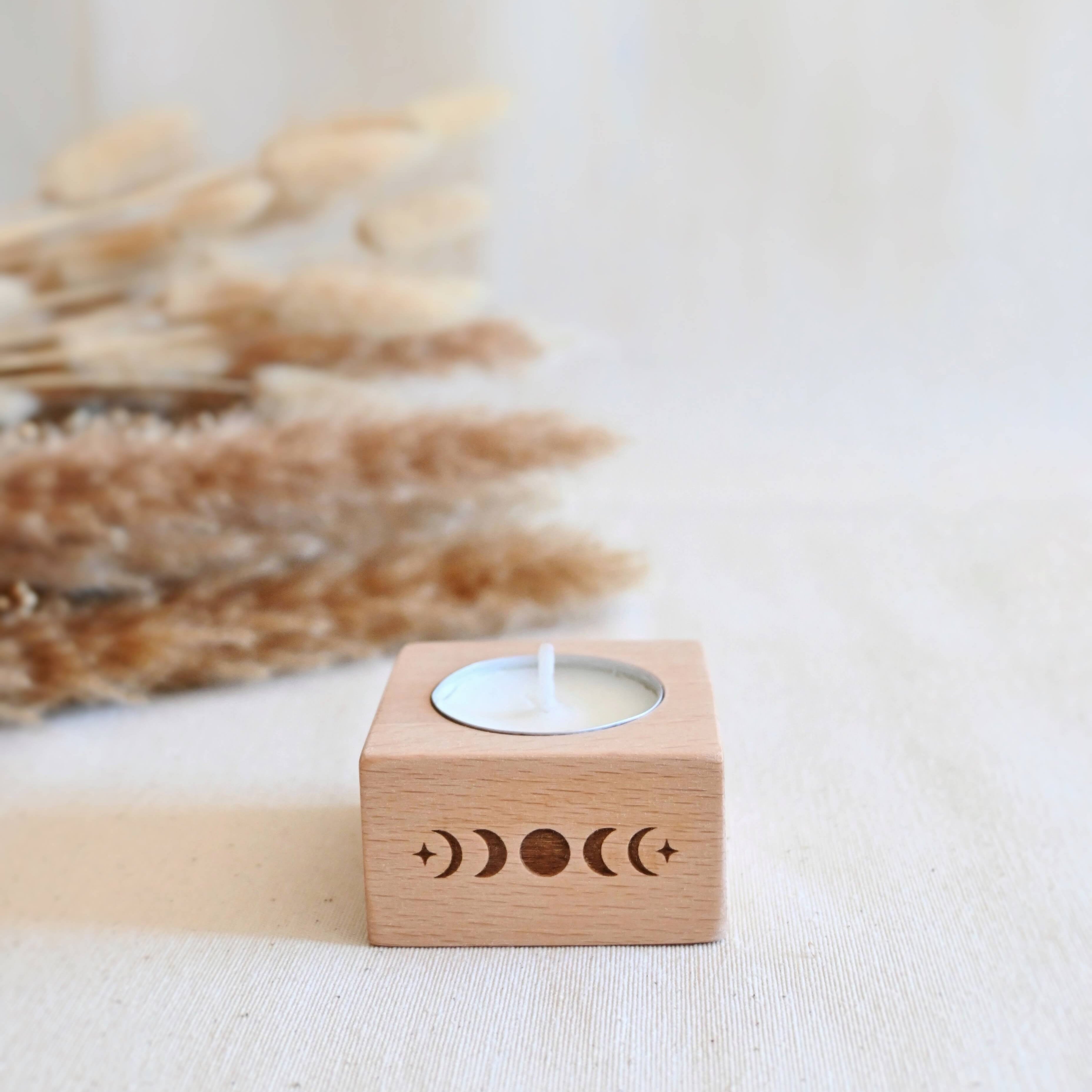 Portavelas artesanal de madera noble