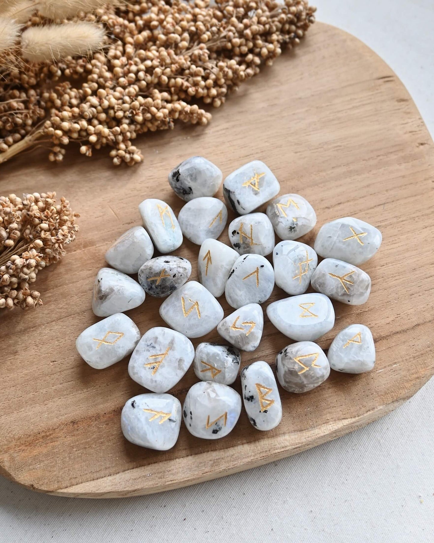 Runas nórdicas de piedra Luna | Intuición, Sensibilidad y Conexión ancestral.