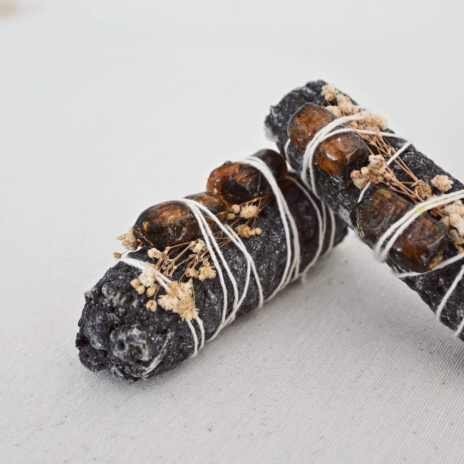 Atado de Salvia Blanca con Copal Negro y Ámbar - Limpieza profunda & protección intensa