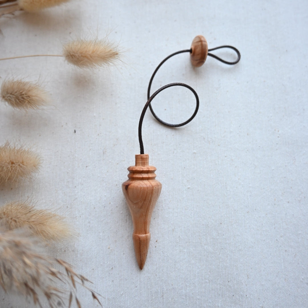 Péndulo artesanal de cedro africano - Ànima Dríada (Pieza única)