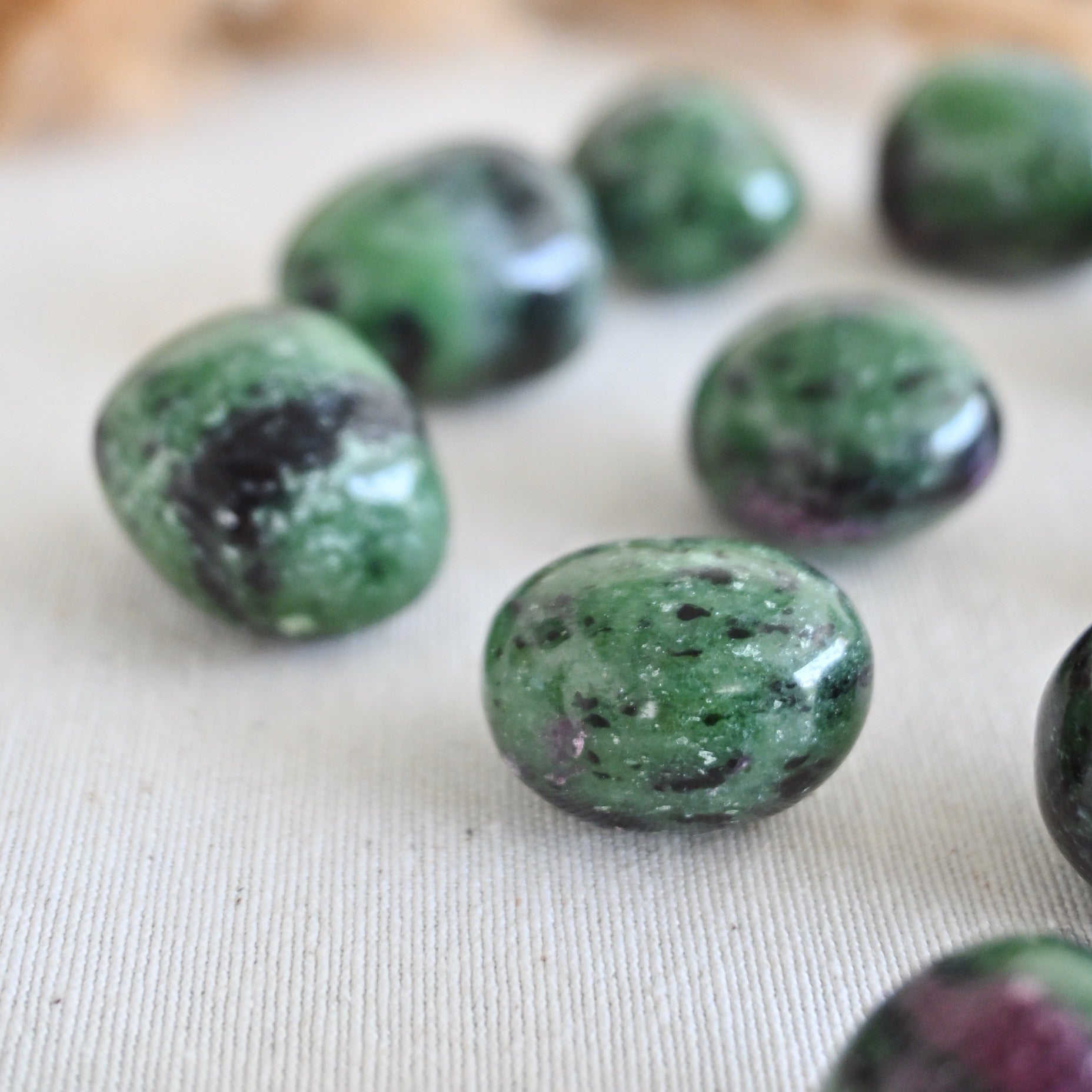 Rubí Zoisita - Favorece la vitalidad, el entusiasmo & la transformación