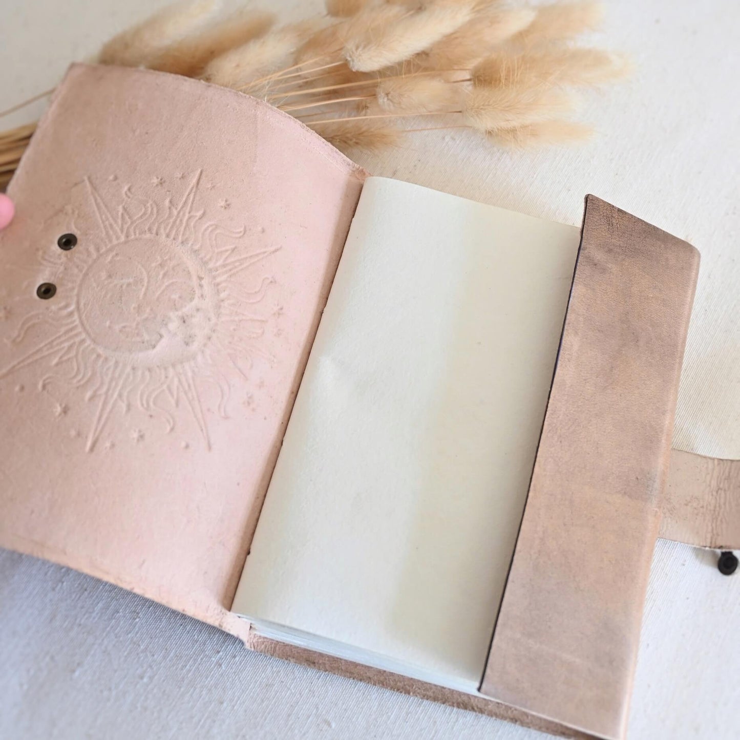 Libreta Sol & Luna con funda de cuero vegano