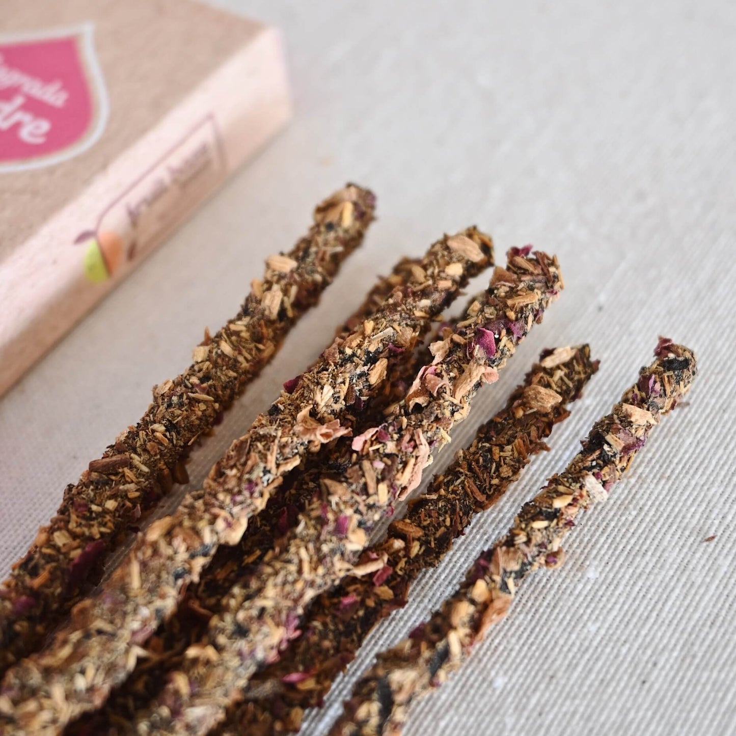 Palo Santo con Rosas - Amor & energía femenina | Sagrada Madre