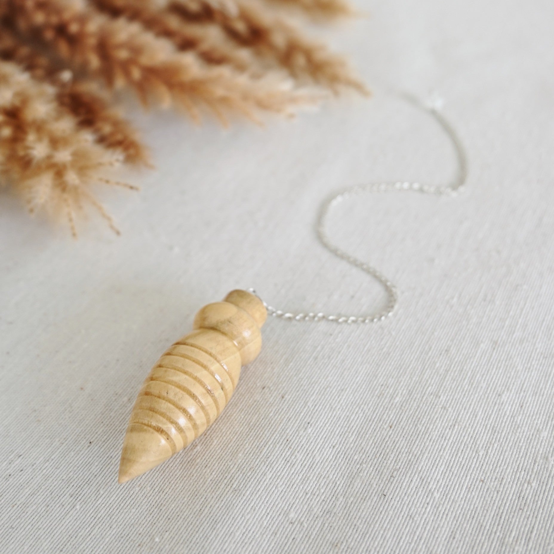 Péndulo Karnak de madera - Precisión & Sensibilidad Energética