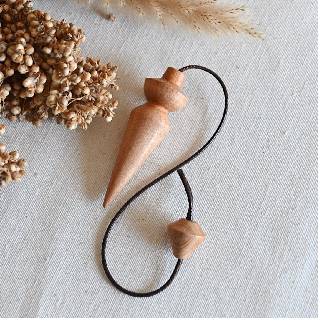 Péndulo artesanal de cedro africano - Ànima Dríada (Pieza única)